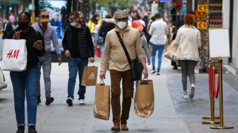 Продажбите на дребно в САЩ се увеличават неочаквано през юни