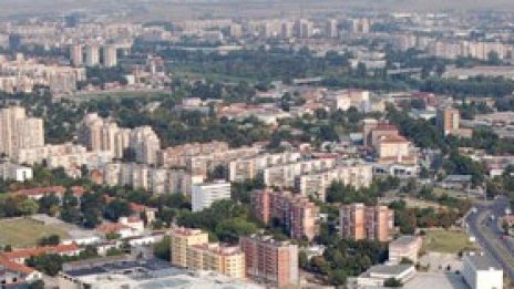 Високото ниво на спестяванията в България поразява сектора на имотите