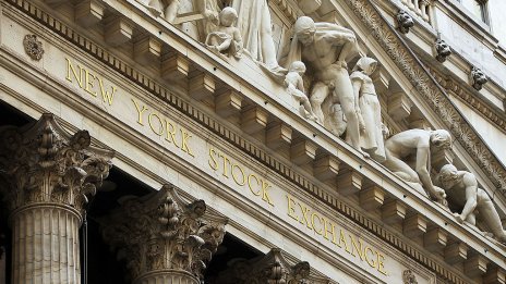 Световните акции изпревариха щатските към края на март - загази ли „американската изключителност“?