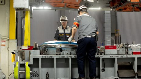 Ръстът на новите работни места в САЩ надхвърля очакванията за октомври