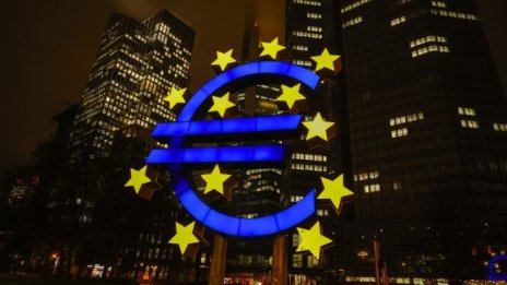 Ще успее ли ЕЦБ да избегне хватката на вируса?