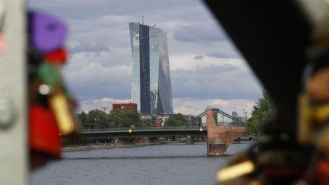 Темпът на покупки на дълг от ЕЦБ се бави въпреки пазарните вълнения