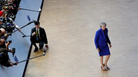 Тереза Мей сменя тактиката в опит да прокара сделката си за Brexit