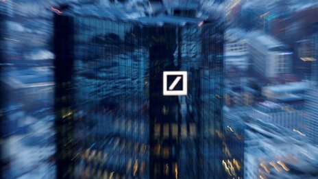 Двойната сватба на Deutsche Bank
