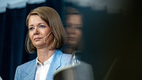 Норвежката централна банка понижи лихвите, но сигнализира за предпазливост