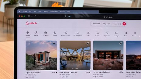 Airbnb добавя функция за съвместно домакинство, за да увеличи обявите