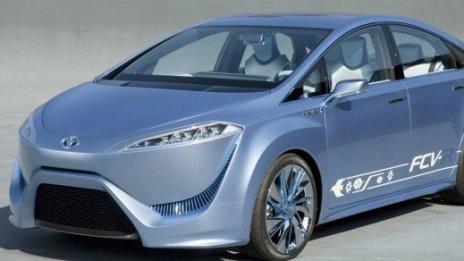 Toyota e готовa с водороден седан
