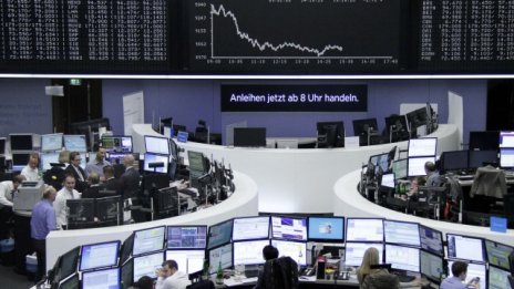 Dax се бори с &bdquo;магическите&ldquo; 9000 пункта*