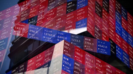 Глобалните инвеститори обръщат палачинката за японските акции