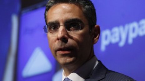 Facebook "отмъкна" шефа на PayPal 