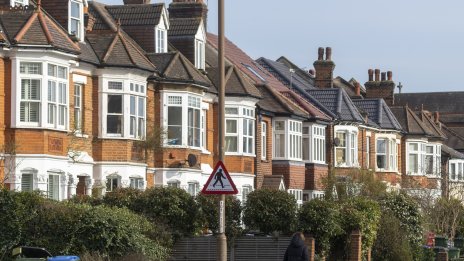 Пазарът на жилища в Лондон се готви за удар от търговската война