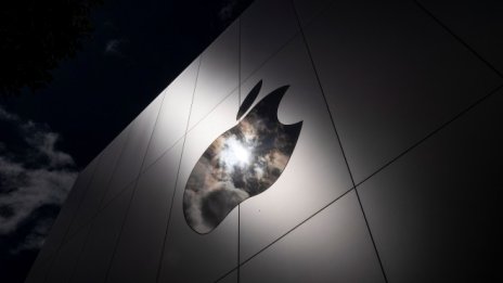 Разпродажбите на Apple и Amazon може да изтрият 200 млрд. долара от оценката им