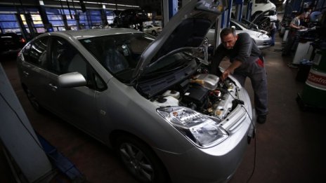 Производителите на автомобили влязоха в друг вид надпревара