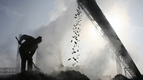 MAE: Световното потребление на въглища ще се свие силно до 2020 г.