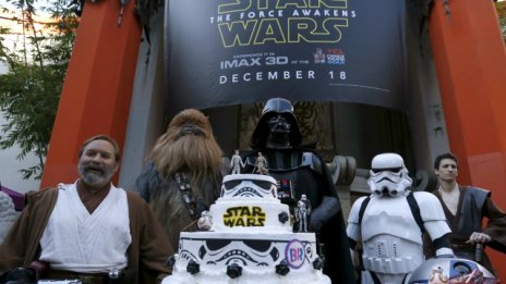 "Междузвездни войни" генерира 250 млн. долара от билети само за ден