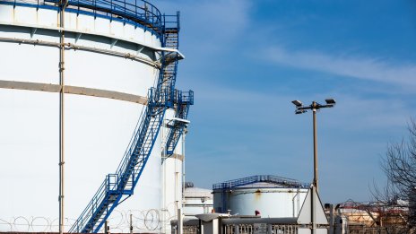 Цената на петрола се понижава на фона на очаквания за слабо търсене в САЩ*