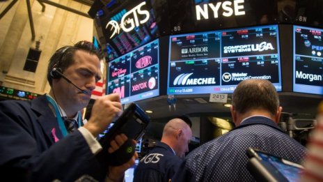 Dow прибави над 300 пункта, подкрепен от оптимизма около пакета от стимули