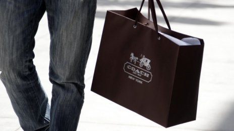 Coach придобива компания за луксозни обувки