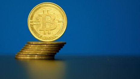 Биткойнът надхвърли 4100 долара при скоростен пробив