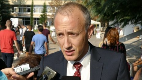 Кр. Вълчев: От началото на учебната година са заразени с COVID 100 деца и ученици 