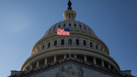 Обвинителният акт за импийчмънт на Тръмп бе предаден в Сената