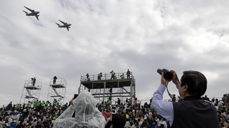 Япония облекчава правилата си върху износа на оръжие