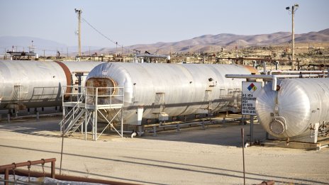 Цената на петрола се понижава насред опасения за предлагането*