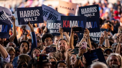 Камала Харис може да е хит онлайн, но ще е нужно повече, за да спечели изборите