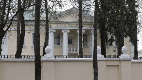 Семействата на американските дипломати напускат и Беларус