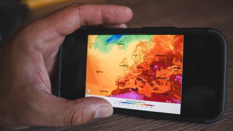 ЕИБ: Две трети от българите ще променят начина си на живот заради климатичните промени