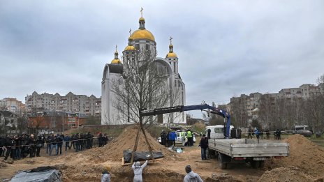 Къща по къща Русия продава жилища в окупираните части на Украйна на руснаци