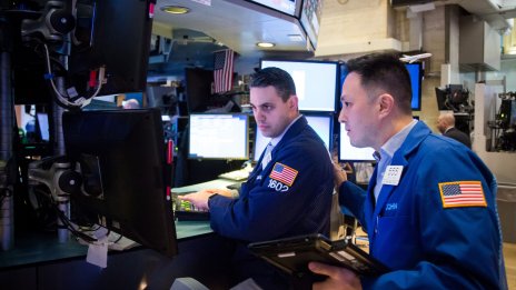 Wall Street започва сесията колебливо на фона на липсата на яснота около щатския дълг*