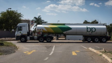 Началото на края за големите петролни компании започва