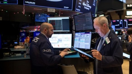 Надеждите за намиране на ваксина срещу COVID-19 окрилиха щатските индекси