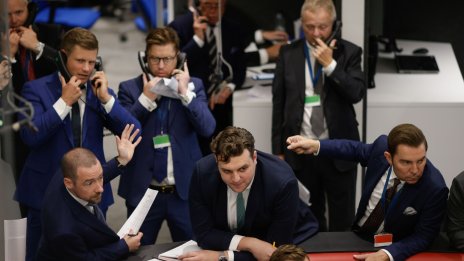 Европейските индекси отчетоха спадове в първата сесия от седмицата