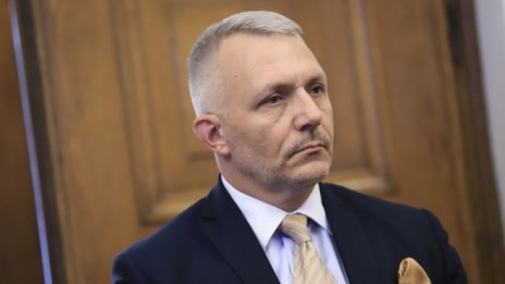 Хаджигенов: Връчването на мандата на ИТН e нелегитимно и нищожно