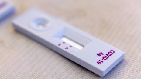 Обновен е списъкът на държавите по цветови зони за влизане в България