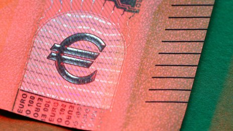 Зам.-министърът на финансите: Членството в еврозоната е стратегически избор за България