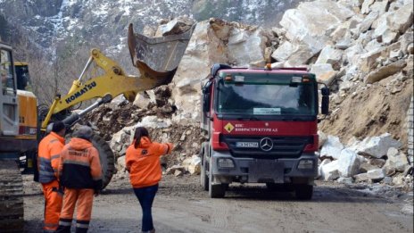 Пътната агенция иска 20 млн. лева за справяне със свлачищата