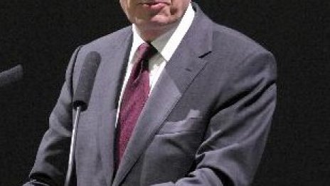 Йотингер: Не регулация на цените, а помощи намаляват енергийната бедност