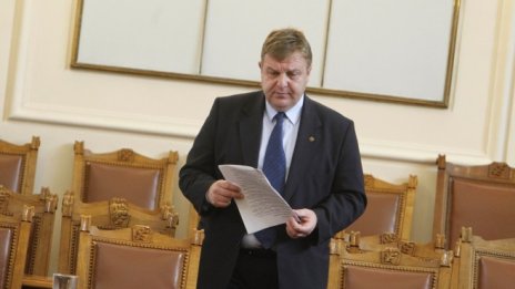 Каракачанов: Парламентът ще реши за предложението за болничните