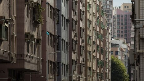 Продажбите на жилища в Китай продължават да се сриват