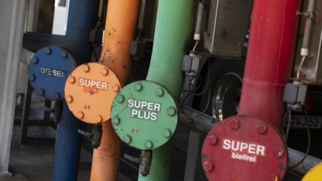 Брентът поскъпва, въпреки че Китай освободи резервите си от бензин и дизел*