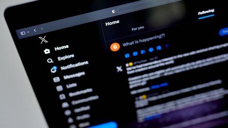 Социалната мрежа X пуска опция за видео и аудио разговори