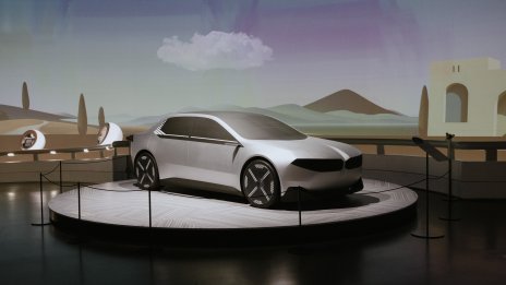 BMW поставя октопода в центъра на своята нова стратегия за електромобилите