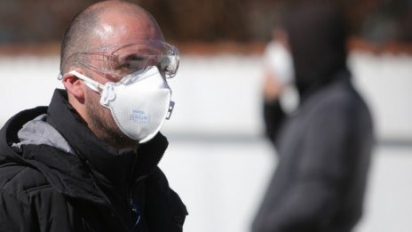МС одобри договор с Китай за доставка на предпазни маски и респиратори