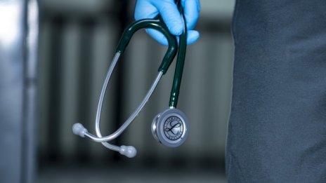 Ананиев разпореди кои болници да извършват лечение на болни с COVID-19