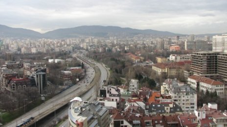 Строителството на нови жилища продължава да се свива