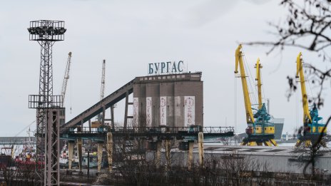 Придобиването на "Лукойл" от БЕХ крие рискове