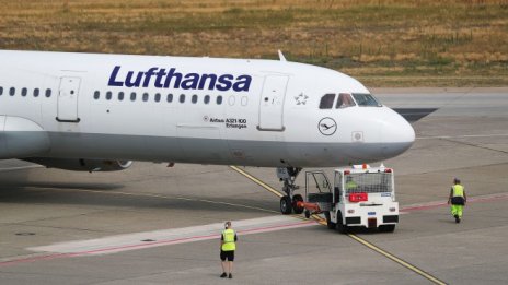 Lufthansa стирара нов план за икономии заради коронавируса